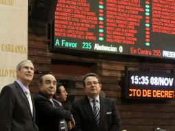 Los diputados José González Morfín, Jesús Karam y Francisco Arroyo, durante la sesión de hoy.  NTX  /