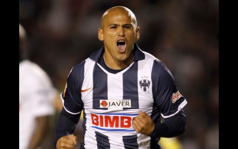El chileno Humberto Suazo, delantero de los rayados del Monterrey. EL UNIVERSAL  /