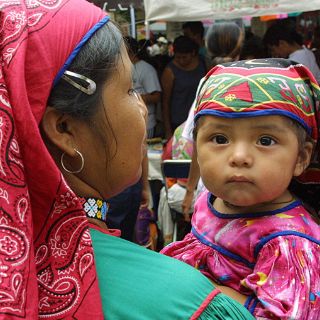 Exponen lingüísticas variaciones del español y las lenguas indígenas