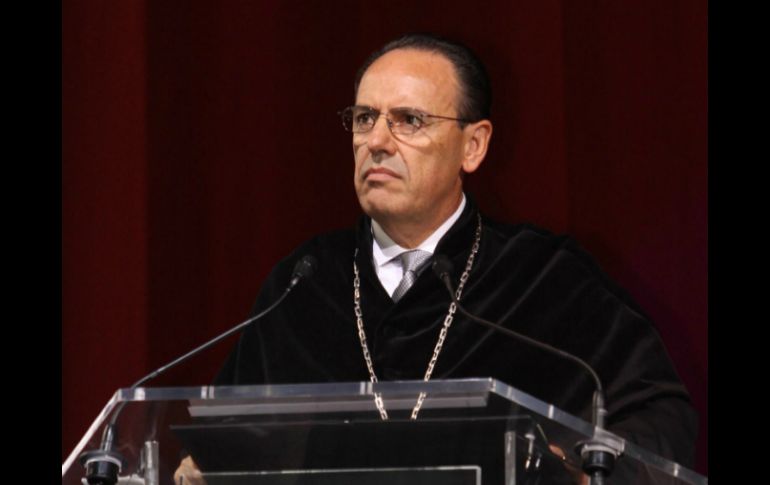 Alfredo Miranda López, rector de la institución, permitirá a los alumnos conocer equipos de alta tecnología. ARCHIVO  /