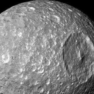 Hallan a la ''Estrella de la Muerte'' en luna de Saturno