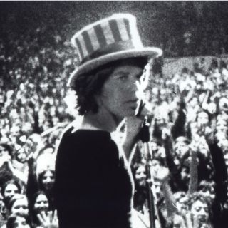 Exnovia de Jagger subasta cartas del cantante para salir de la ruina