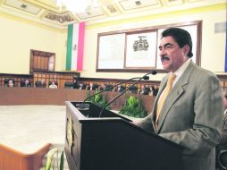 Sesión. El alcalde de Guadalajara, Ramiro Hernández, toma la palabra durante la sesión de ayer en el Ayuntamiento tapatío.  /