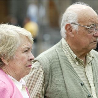 Más personas padecen enfermedad de Parkinson al envejecer