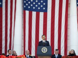 Barack Obama durante la conmemoración anual del ''Día de los Veteranos'',  en el Cementerio Nacional de Arlington. AP  /
