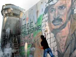 Soldados israelíes detuvieron a la comitiva a su paso hacia el territorio palestino ocupado de Cisjordania. ARCHIVO  /