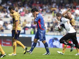 A pesar de que Atlante perdió contra Pumas, Esteban puso su granito de arena y marco el gol que lo hizo empatar con Benítez. EFE  /