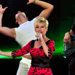 Presenta Ana Torroja espectáculo con artistas invitados