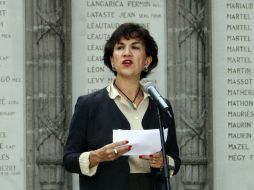 La embajadora encabezó la ceremonia del 94 aniversario del fin de la Primera Guerra Mundial. NTX  /