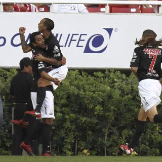 Chivas pierde 2-0 pero va a la Liguilla