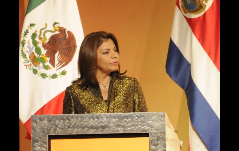 Laura Chinchilla participa en la décima edición de una cumbre de negocios que se celebra en Querétaro. NTX  /