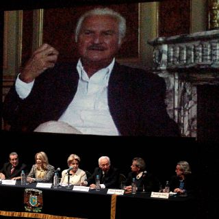 UNAM recuerda al fallecido Carlos Fuentes el día de su cumpleaños