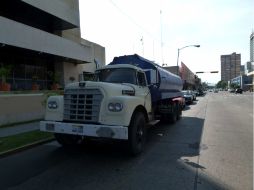 Un camión Dina 600 en color beige, con placas de circulación JN-26548, en el cual viajaban los cuatro sujetos.  /