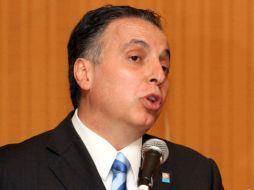 Ferrari llama a demostrar que la única puerta que sirve es la del esfuerzo. ARCHIVO  /