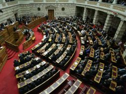 El Parlamento griego aprobó el presupuesto para 2013 con recortes por valor de 9 mil 500 millones de euros. XINHUA  /