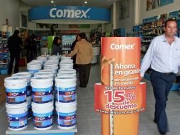 En 2011, Comex contaba con tres mil 300 puntos de venta operados por 750 concesionarios. ARCHIVO  /
