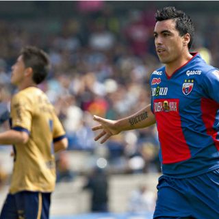 Paredes entra al futbol mexicano con el pie derecho