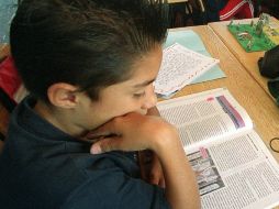 Los niños son el sector de la población que más busca los libros y que más lee afirmó la escritora Carmen Leñero. ARCHIVO  /