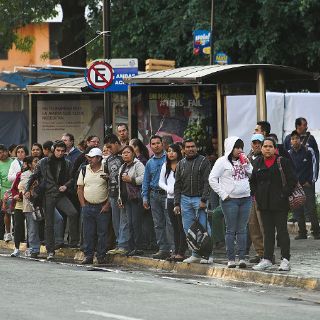 Comienza a restablecerse servicio de transporte