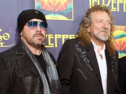 Robert Plant (D) es considerado uno de los mejores vocalistas en la historia del rock, con una trayectoria de más de cuatro décadas. AP  /