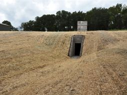 Entrada a la cueva artificial que contruyó Nature Conservancy. EFE  /