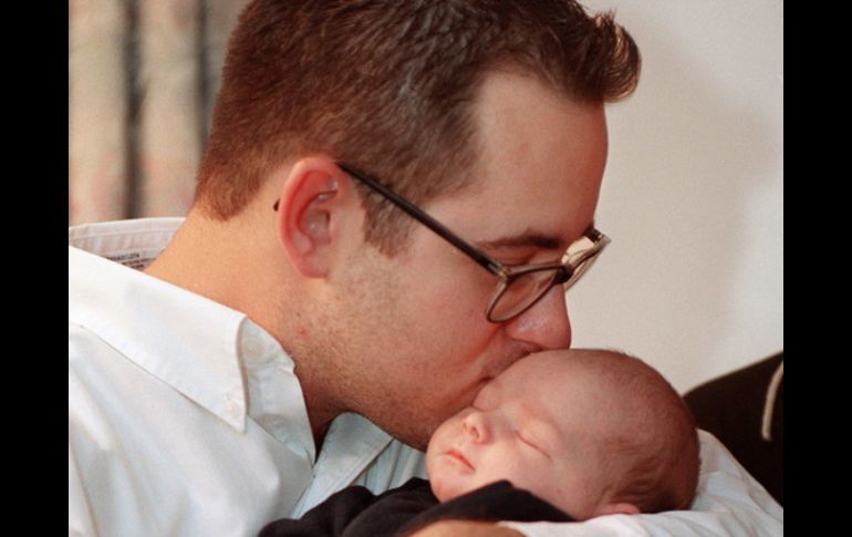 Actualmente, las madres disponen de 52 semanas de baja maternal, mientras que los padres sólo de dos semanas. ARCHIVO  /