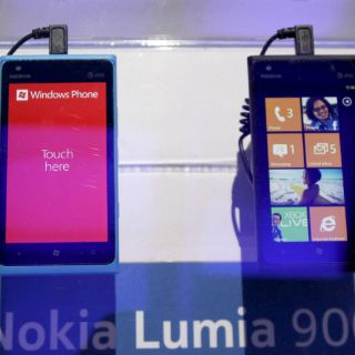 Nuevos teléfonos Lumia le darían más tiempo a Nokia