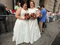 La encuesta indica que el 61% de los franceses se declara a favor de las bodas homosexuales, el 48% apoya la adopción. ARCHIVO  /