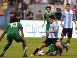 Alrededor de 50 mil espectadores se dieron cita en el estadio Rey Fahd para disfrutar el duelo entre argentinos y árabes. AFP  /