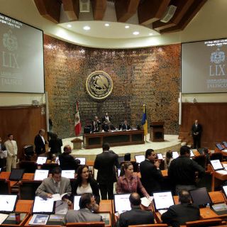 Denuncia panista que ex diputado tricolor le heredó personal