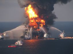 Fotografía tomada el 3 de julio de 2010 que muestra la plataforma petrolífera de BP en el Golfo de México. AP  /