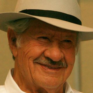 López Tarso dedica Medalla Salvador Toscano a compañeros actores