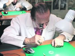 Alta escuela. El maestro relojero Rudolf Pluer, imparte el exclusivo taller ''Master Class''.  /