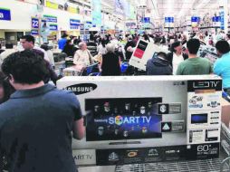 CONSUMO. Banco Wall Mart aplica el Pronto Pago para que proveedores entreguen mercancía a tiempo. REUTERS  /