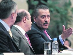 González Morfín, Jesús Murillo Karam y Manlio Fabio Beltrones, senadores, durante la sesión en la Cámara de Diputados. EL UNIVERSAL  /