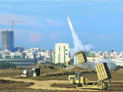 Ataque. Un cohete es lanzado por el grupo islamita con dirección a Israel. EFE  /