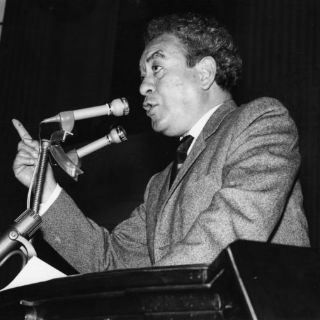 Efemérides: en 1922 nace José Saramago