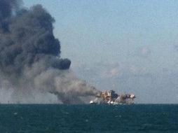 Una plataforma de producción de petróleo y gas natural explotó en el Golfo de México. REUTERS  /