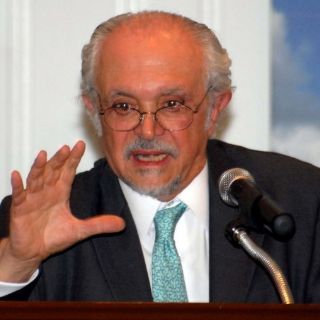 México debería eliminar subsidios a gasolinas, sugiere Mario Molina