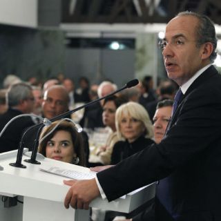 Iberoamérica despide a Calderón