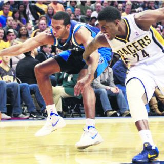 Indiana tropieza a los Mavericks de Dallas