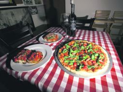 RÁPIDO Y SABROSO. Luca Deli Pizza cuenta con servicio a domicilio.  /