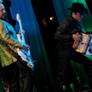 Los Tigres del Norte aclamados en el Palacio de los Deportes