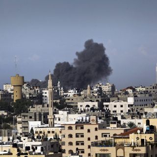 Sedes de televisión en Gaza son bombardeadas