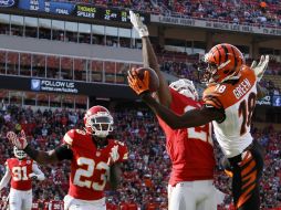 Acció del partido donde A.J. Green atrapa un pase para anotación. AP  /