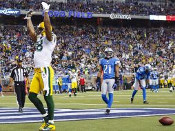 Finley festeja en la diagonales luego de conseguir una anotación para Green Bay. AP  /