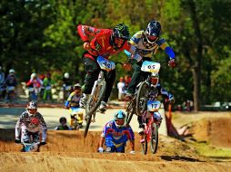 Acelerados. Christopher Mireles (44) dominó su categoría, superando en todas las carreras a Miguel Jiménez.  /