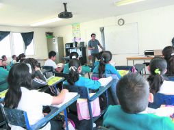 El promedio mensual en nómina para cada empleado del sistema educativo estatal asciende a nueve mil pesos.  /