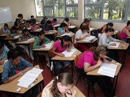 En Jalisco fueron evaluados 12 mil 932 docentes, la mayoría tuvo bajo desempeño en materias como comunicación y matemáticas. ARCHIVO  /