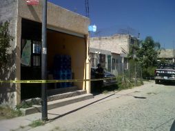 Agentes de la Procuraduría realizan las investigaciones en el caso.  /